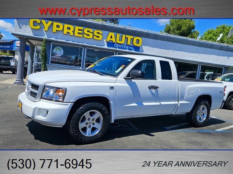 2010 DODGE Dakota