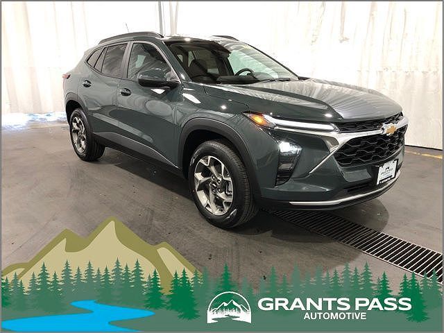 2026 CHEVROLET Trax