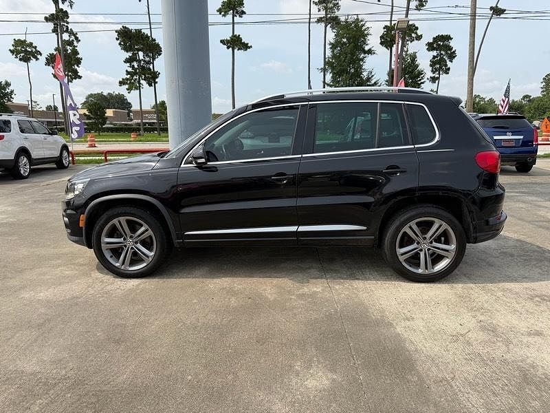 2017 VOLKSWAGEN Tiguan