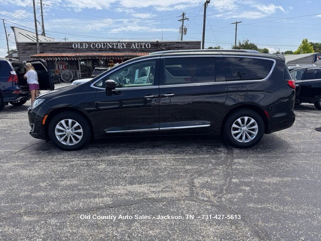2019 CHRYSLER Pacifica