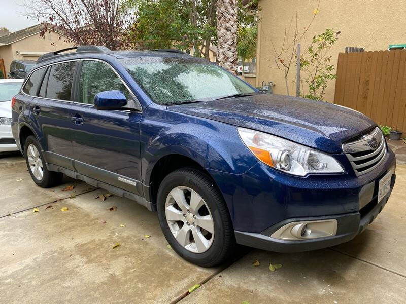 2010 SUBARU Outback