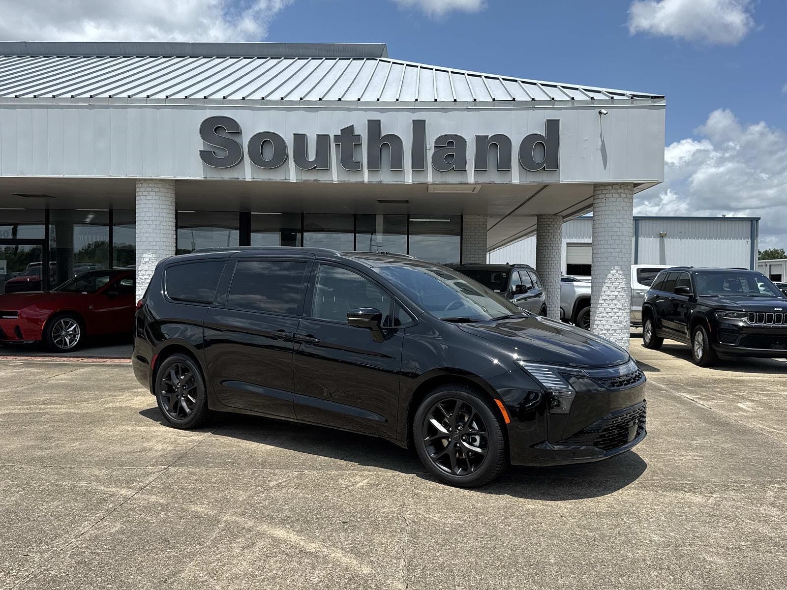 2027 CHRYSLER Pacifica