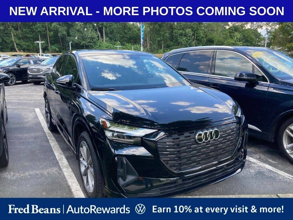 2022 AUDI Q4