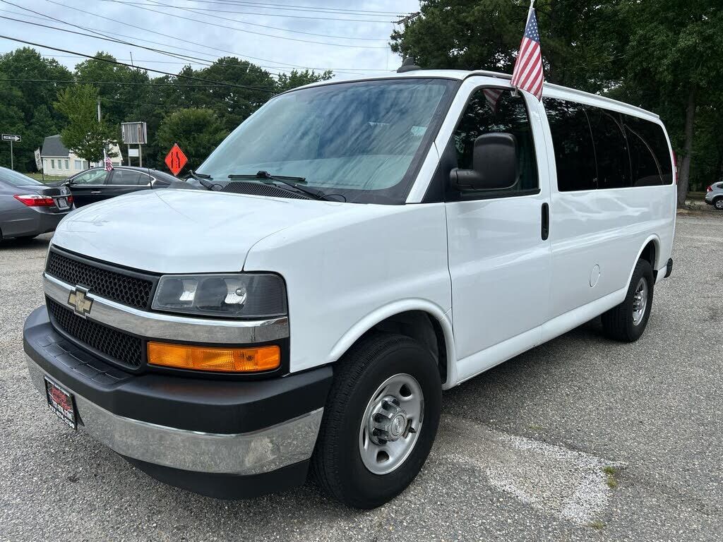 2017 CHEVROLET Express