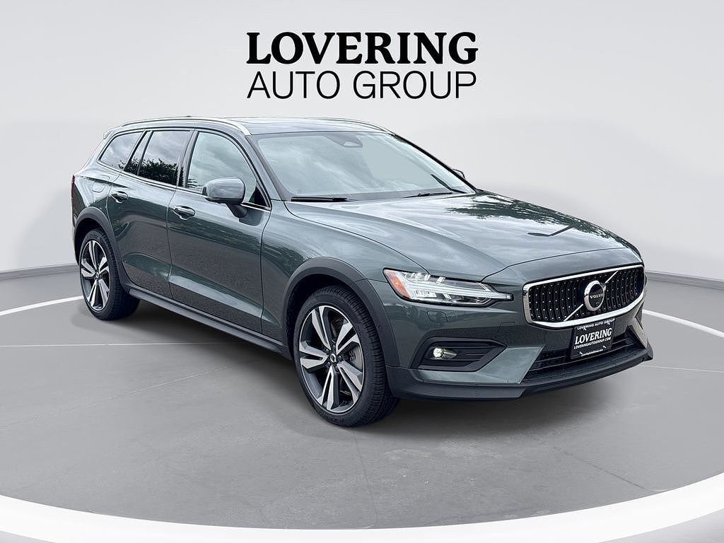 2026 VOLVO V60CC