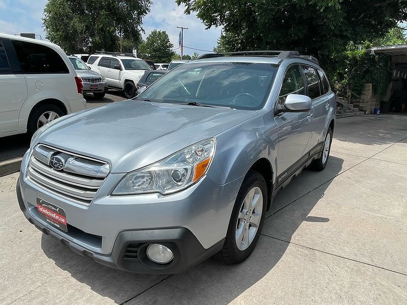 2013 SUBARU Outback