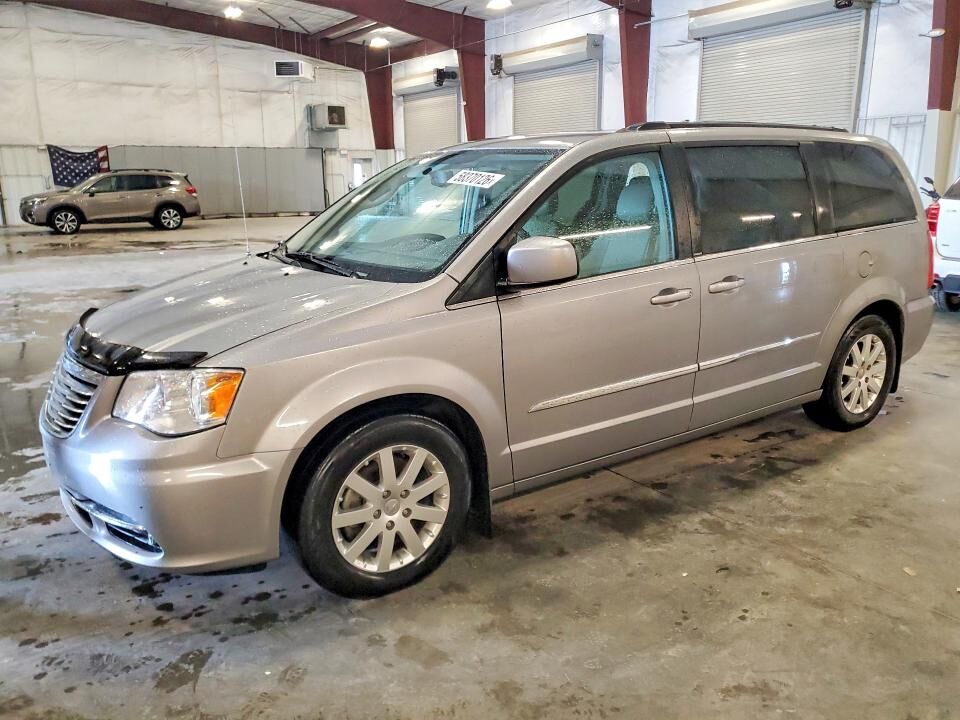 2013 CHRYSLER Town and Country