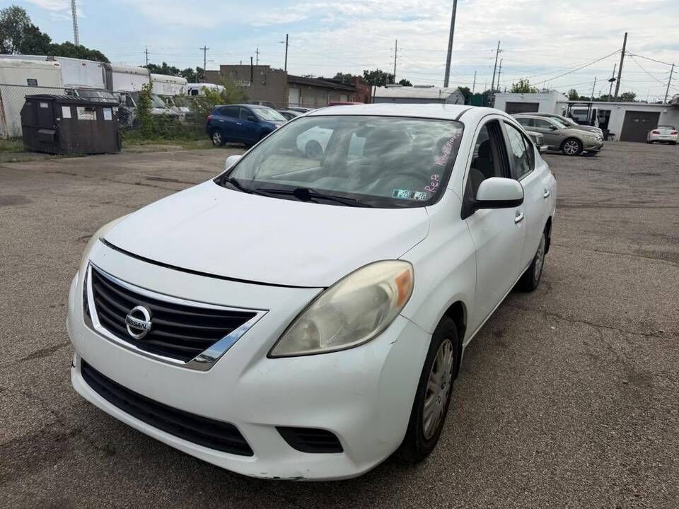 2012 NISSAN Versa
