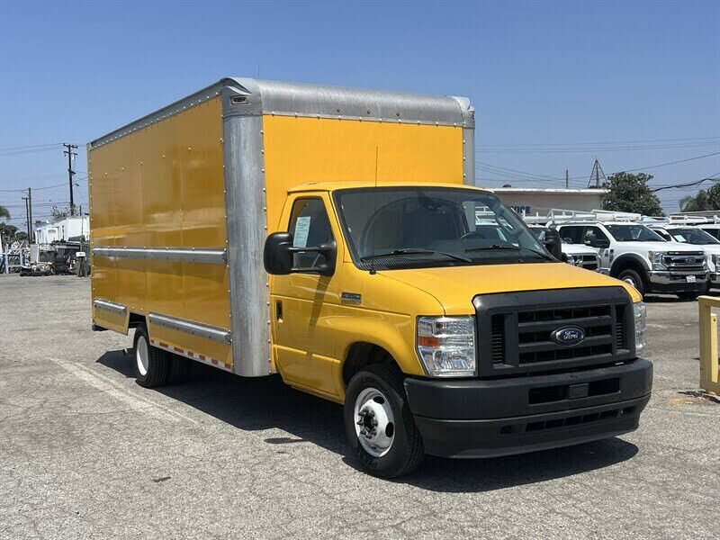 2022 FORD E-350