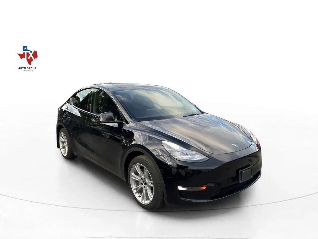 2024 TESLA Model Y