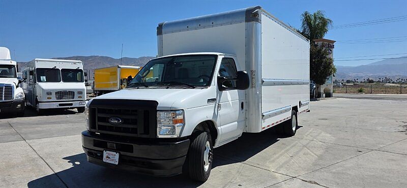 2022 FORD E-350