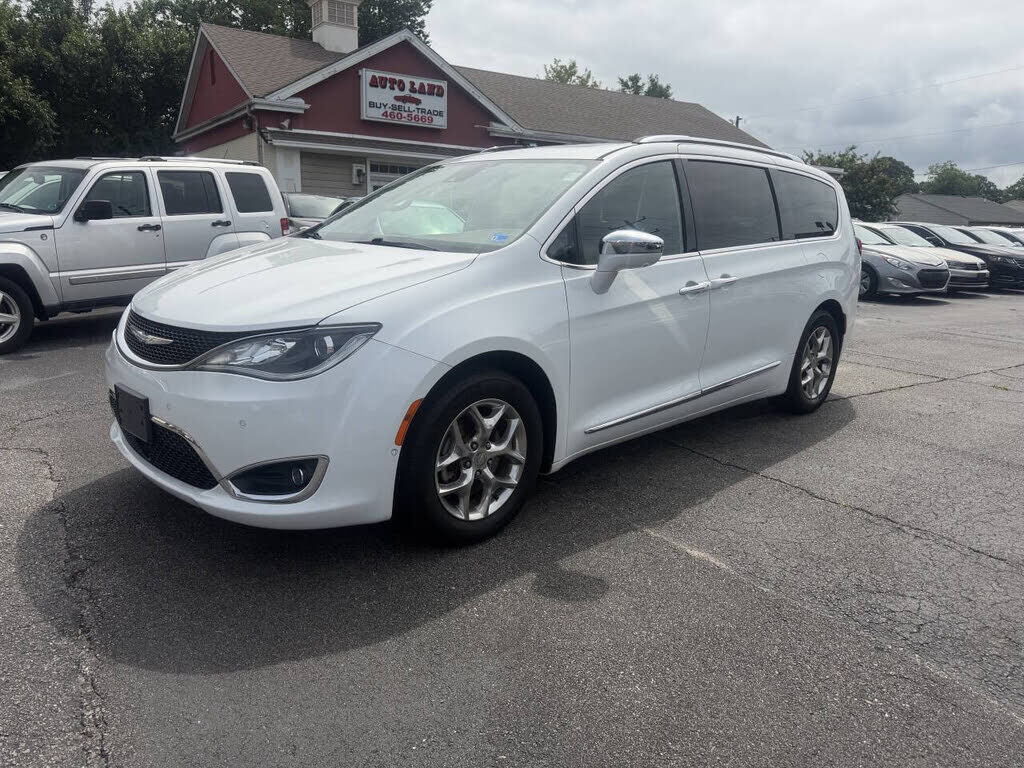2017 CHRYSLER Pacifica