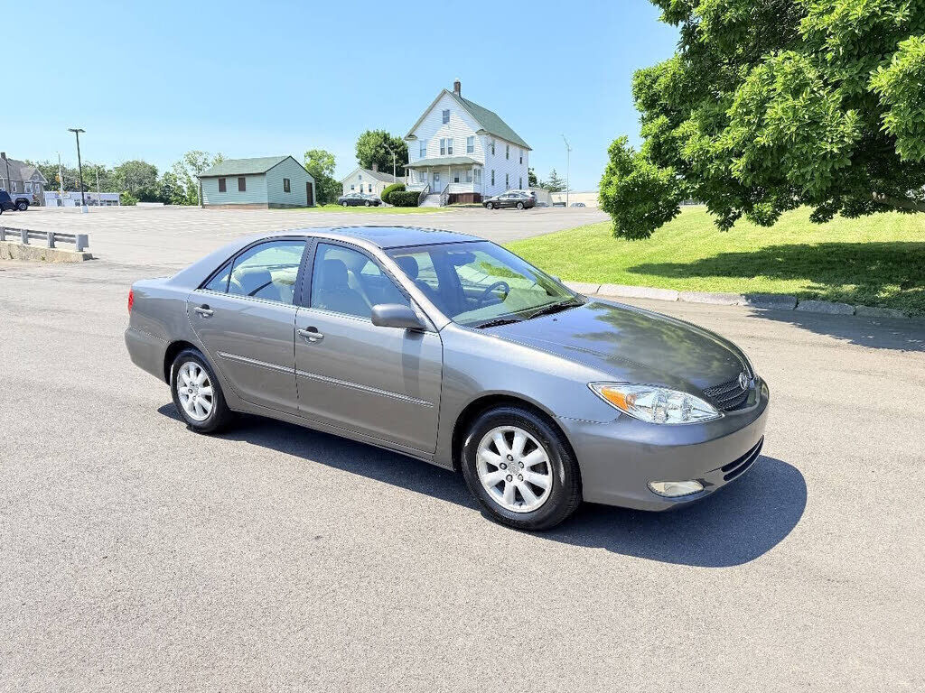 2004 TOYOTA Camry