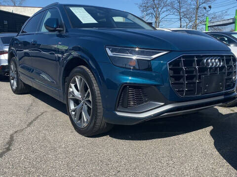 2020 AUDI Q8