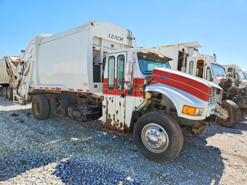 1996 INTERNATIONAL 4900
