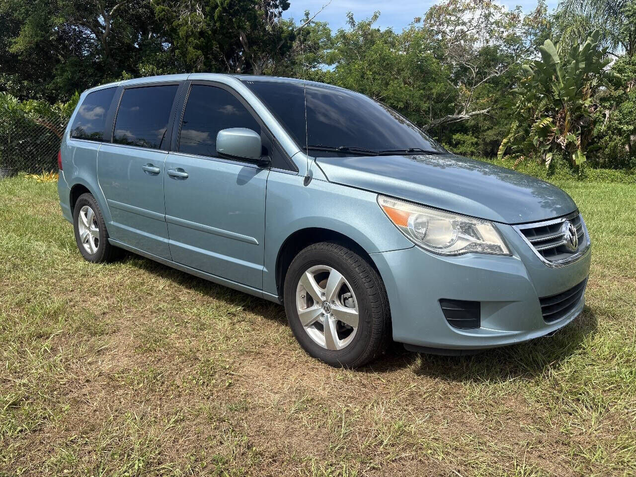 2009 VOLKSWAGEN Routan