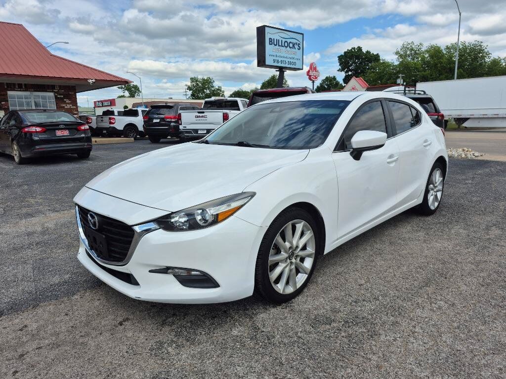 2017 MAZDA Mazda3