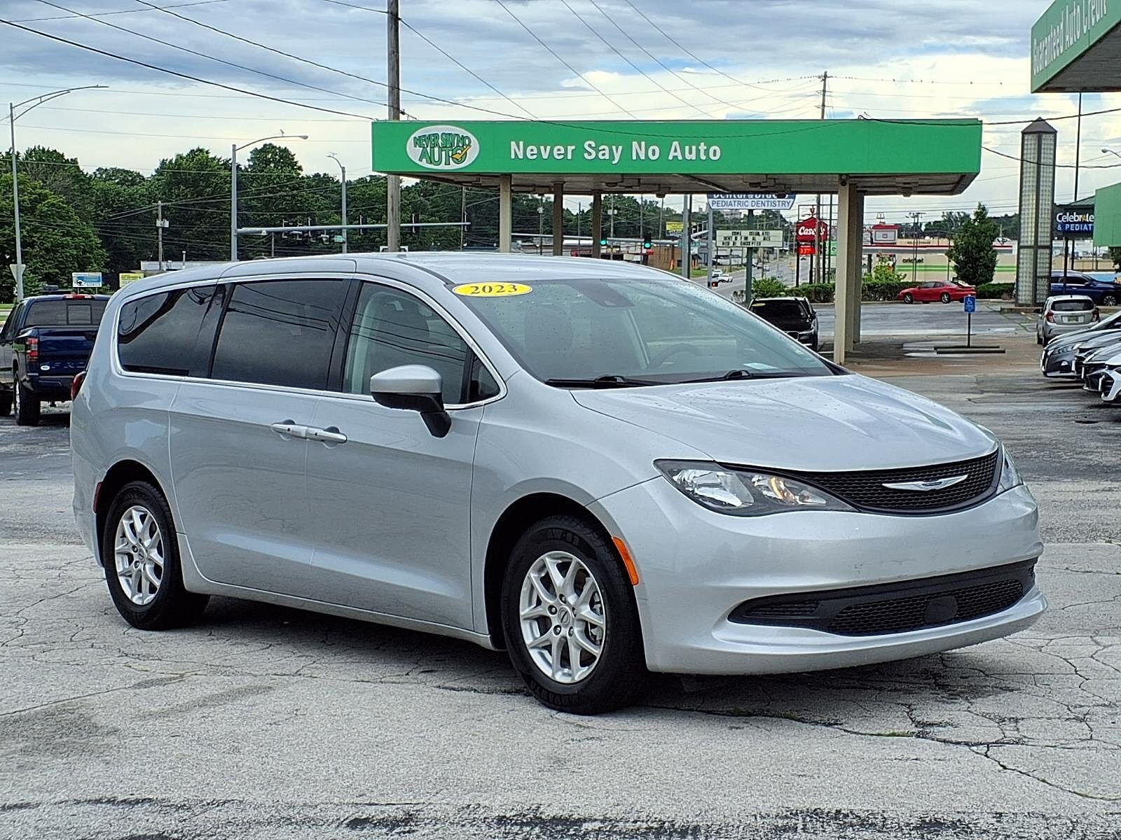 2023 CHRYSLER Voyager