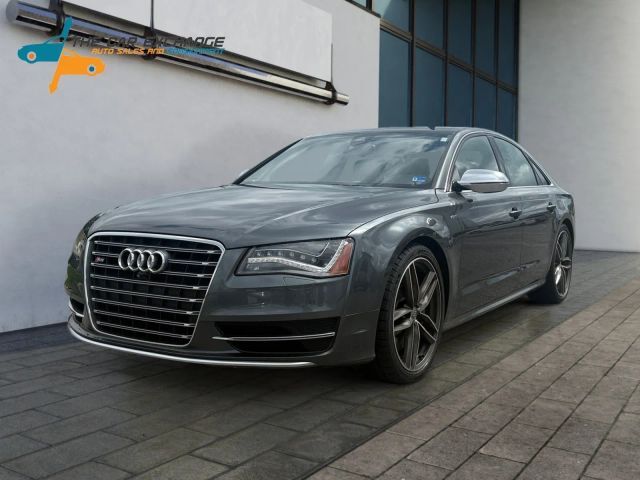 2013 AUDI S8