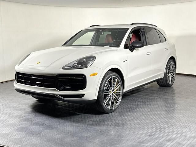 2023 PORSCHE Cayenne