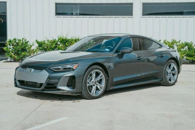 2022 AUDI e-tron