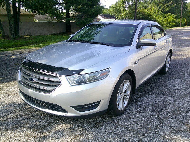 2013 FORD Taurus