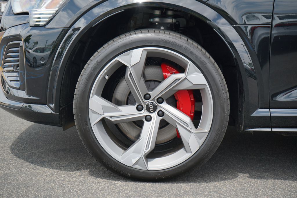 2024 Audi SQ8