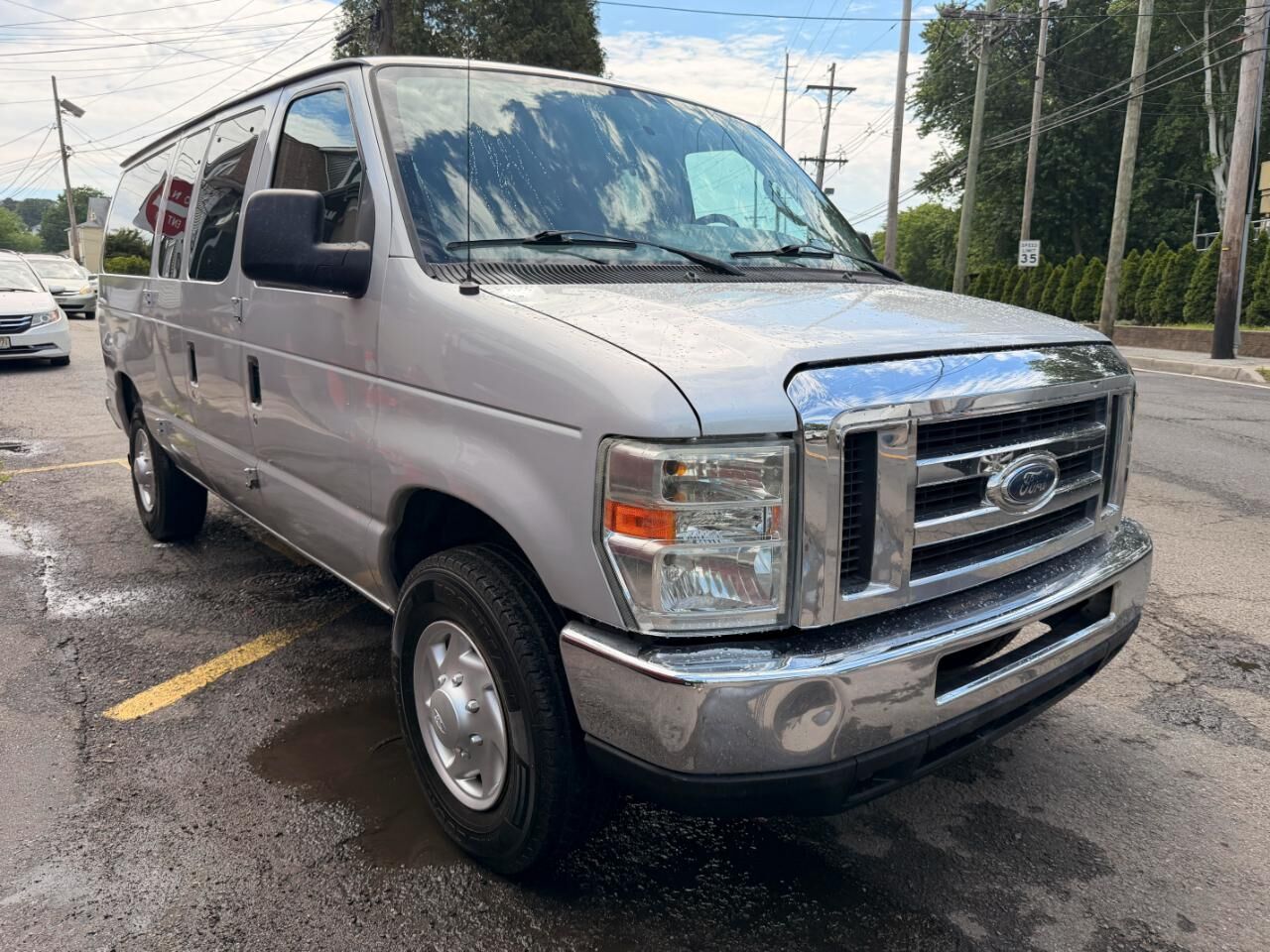 2009 FORD E-350
