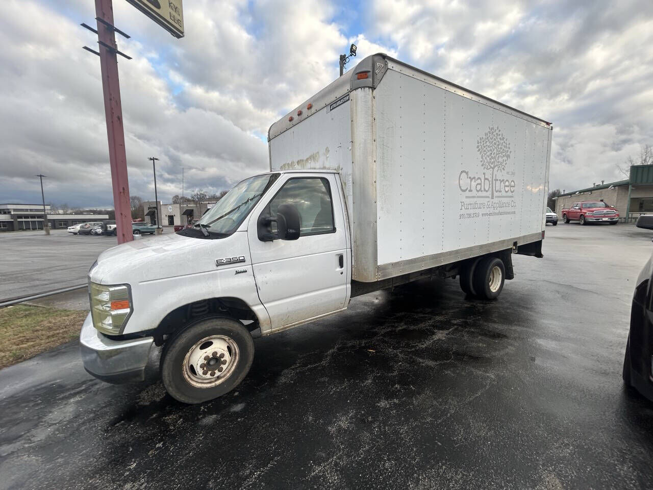 2013 FORD E-350