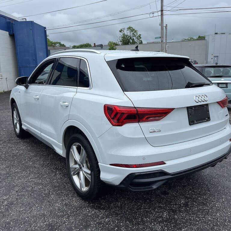 2022 Audi Q3