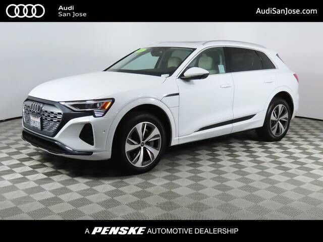 2024 AUDI Q8
