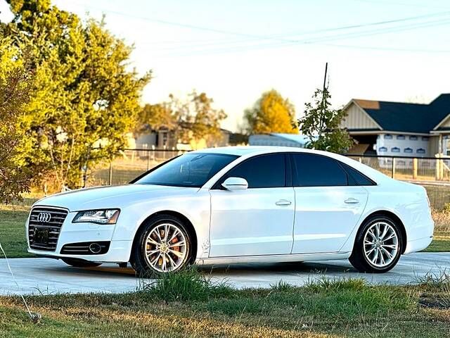 2011 AUDI A8