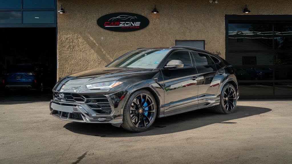 2021 LAMBORGHINI URUS