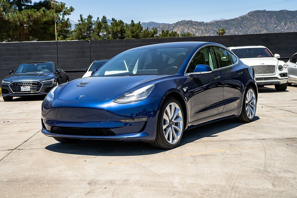 2018 TESLA Model 3