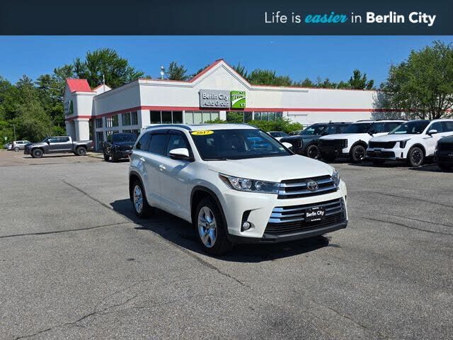 2017 TOYOTA Highlander