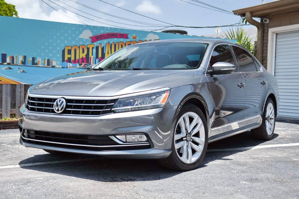 2016 VOLKSWAGEN Passat