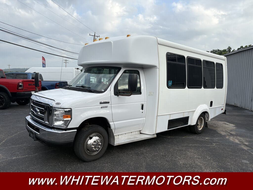 2019 FORD E-350