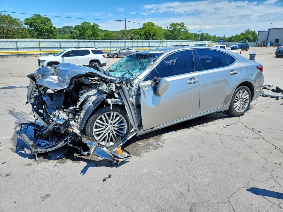 2016 LEXUS ES