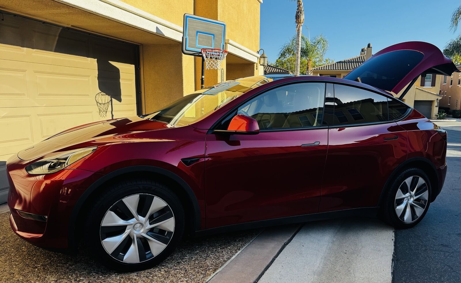 2024 TESLA Model Y