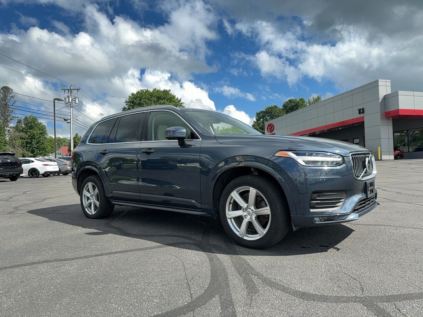 2023 VOLVO XC90