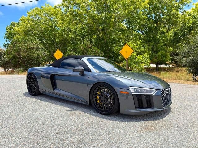 2017 AUDI R8