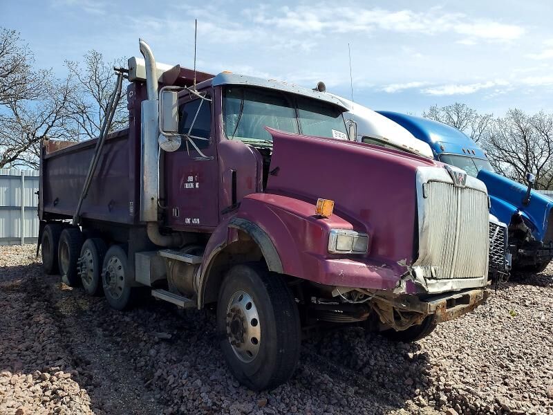 2004 WESTERN STAR 4900