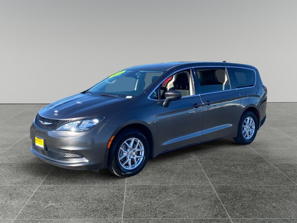 2023 CHRYSLER Voyager