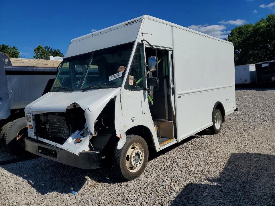 2022 FORD Commercial Chassis
