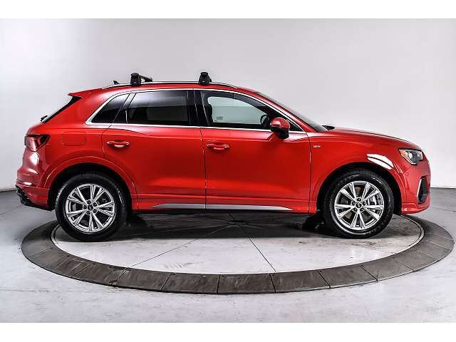 2022 AUDI Q3