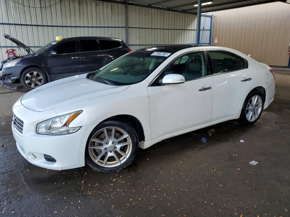 2010 NISSAN Maxima