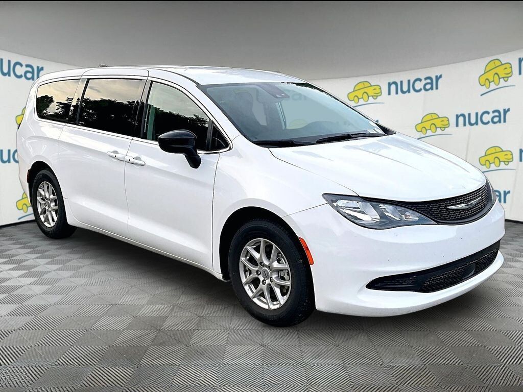2024 CHRYSLER Voyager