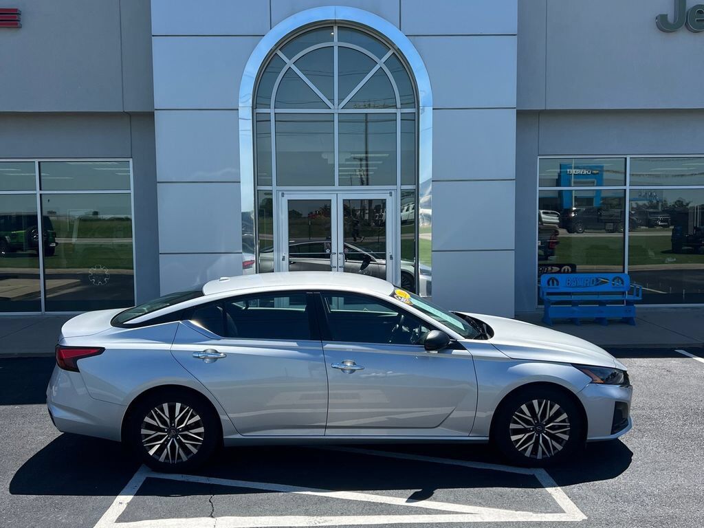 2024 NISSAN Altima