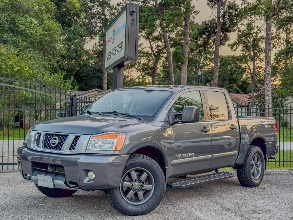 2014 NISSAN Titan