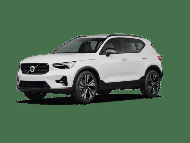 2026 VOLVO XC40